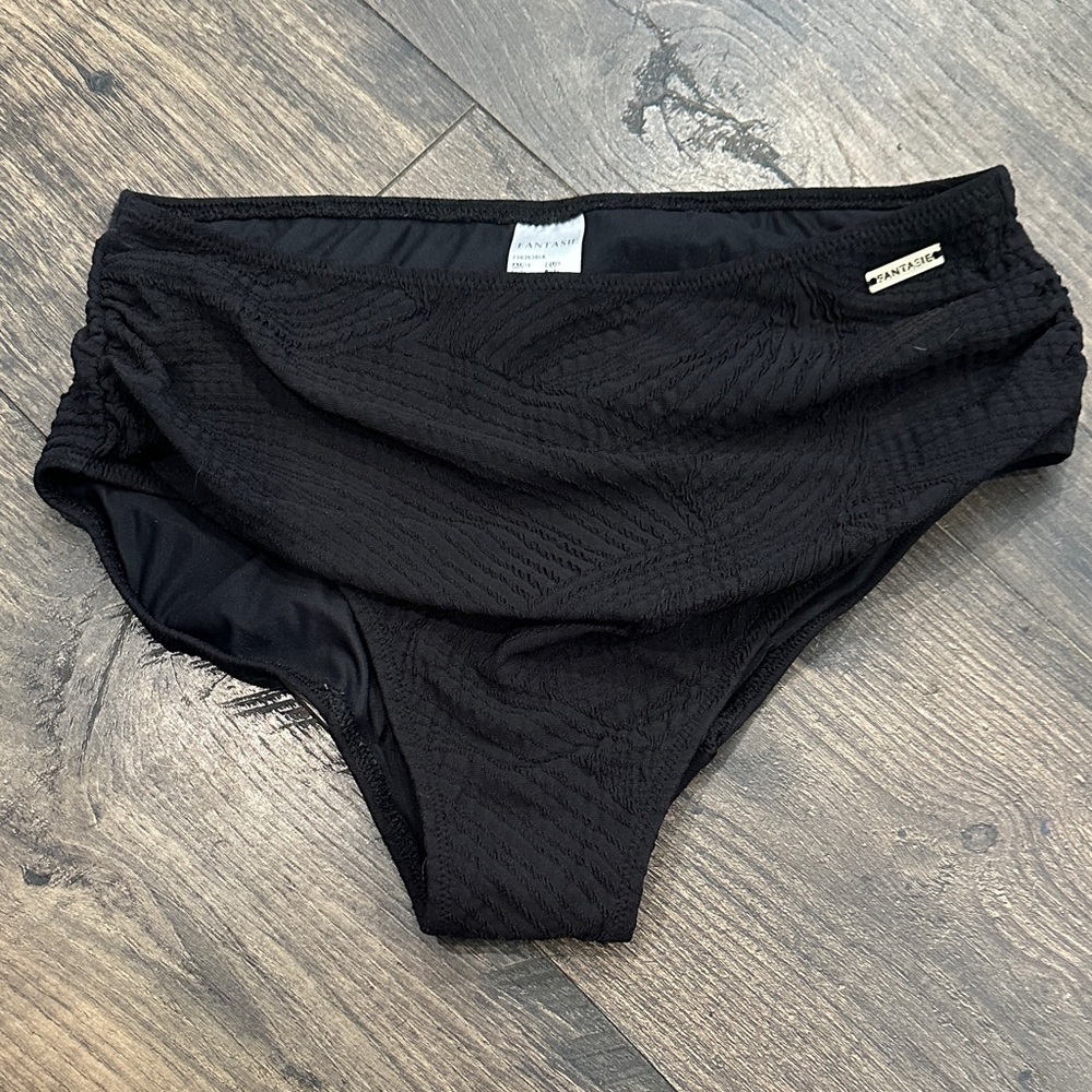 NWOT FANTASIE swim black high-waisted bikini bottom Size Small